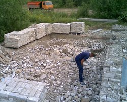 Разборка стен из силикатного кирпича.