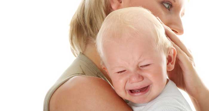 ребенок плачет после удара головой