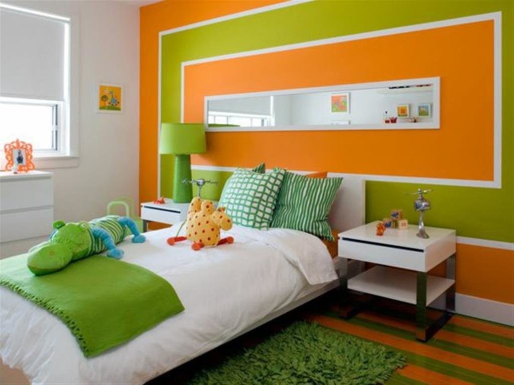 Оранжево-зеленая спальня для школьника