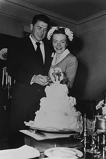 Нэнси и Рональд Рейган: история любви президента и первой леди
