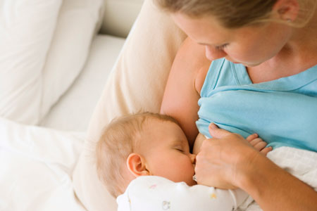 12 причин беспокойства ребенка при кормлении грудью. Мамы догадываются лишь об одной!