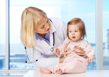 Педиатр, невролог, ортопед… Когда показывать ребенку врачу?
