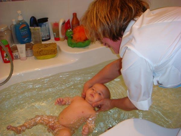 Правильно подготовленные купальные предметы – залог отличной водной процедуры младенца