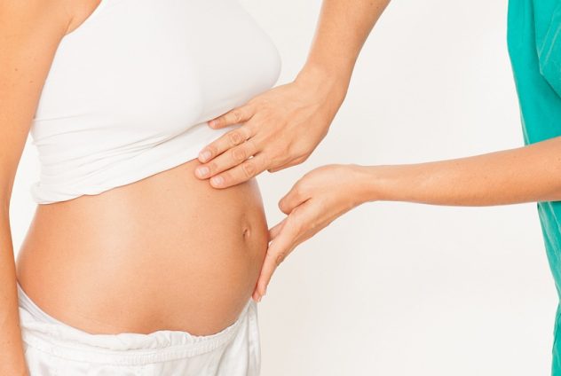 Шевеления плода при второй беременности можно ощутить на сроке около 16 недель
