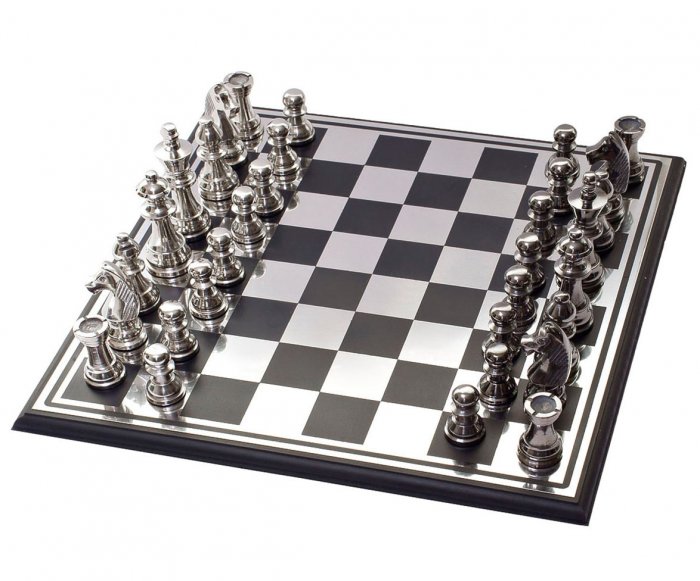 Стальные шахматы как памятный подарок на 11 годовщину