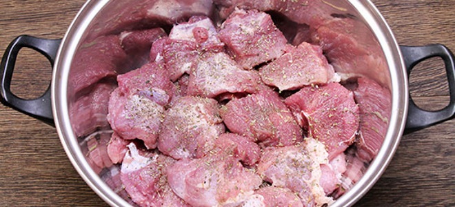 Как замариновать свинину